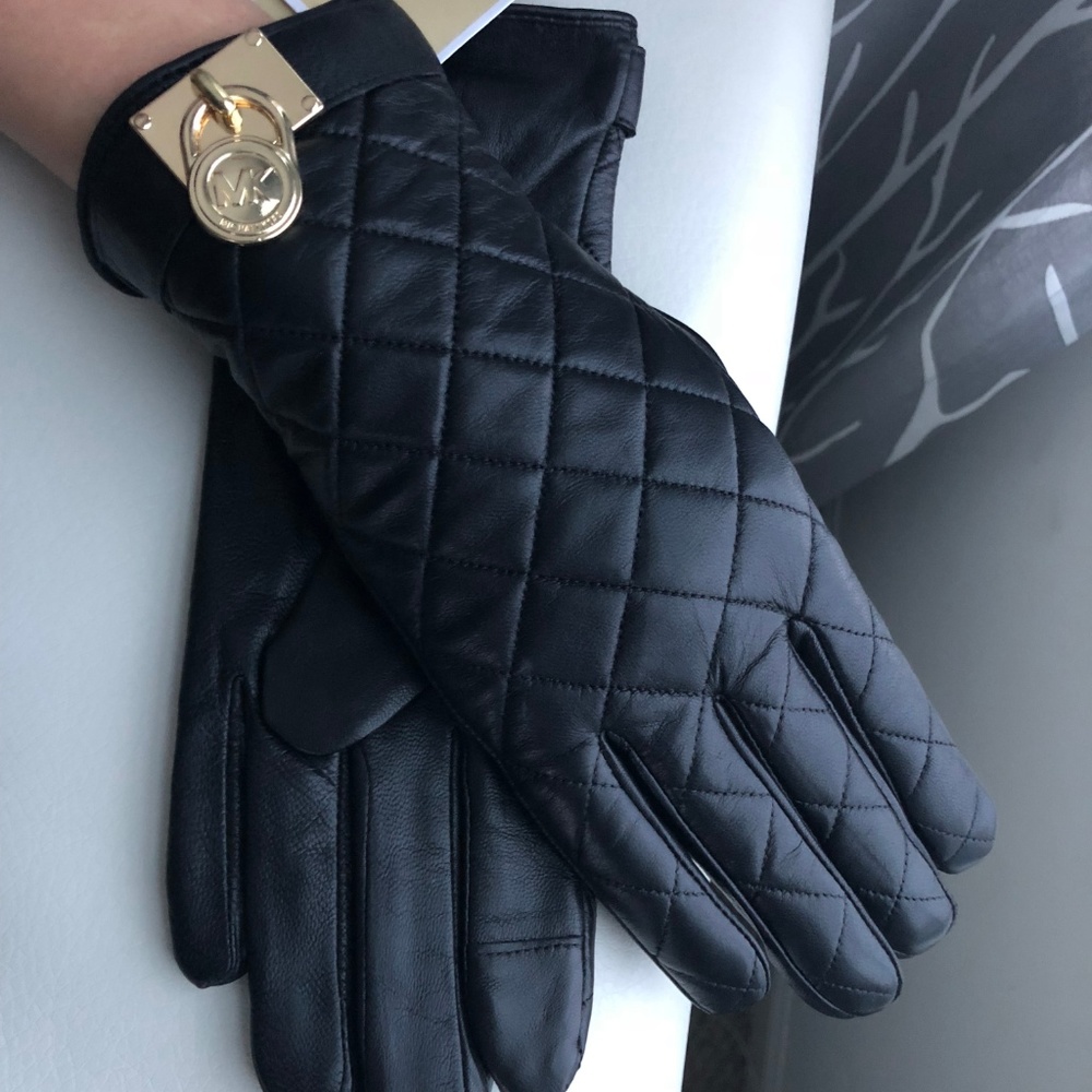 MICHAEL KORS LEATHER GLOVES. NEW!